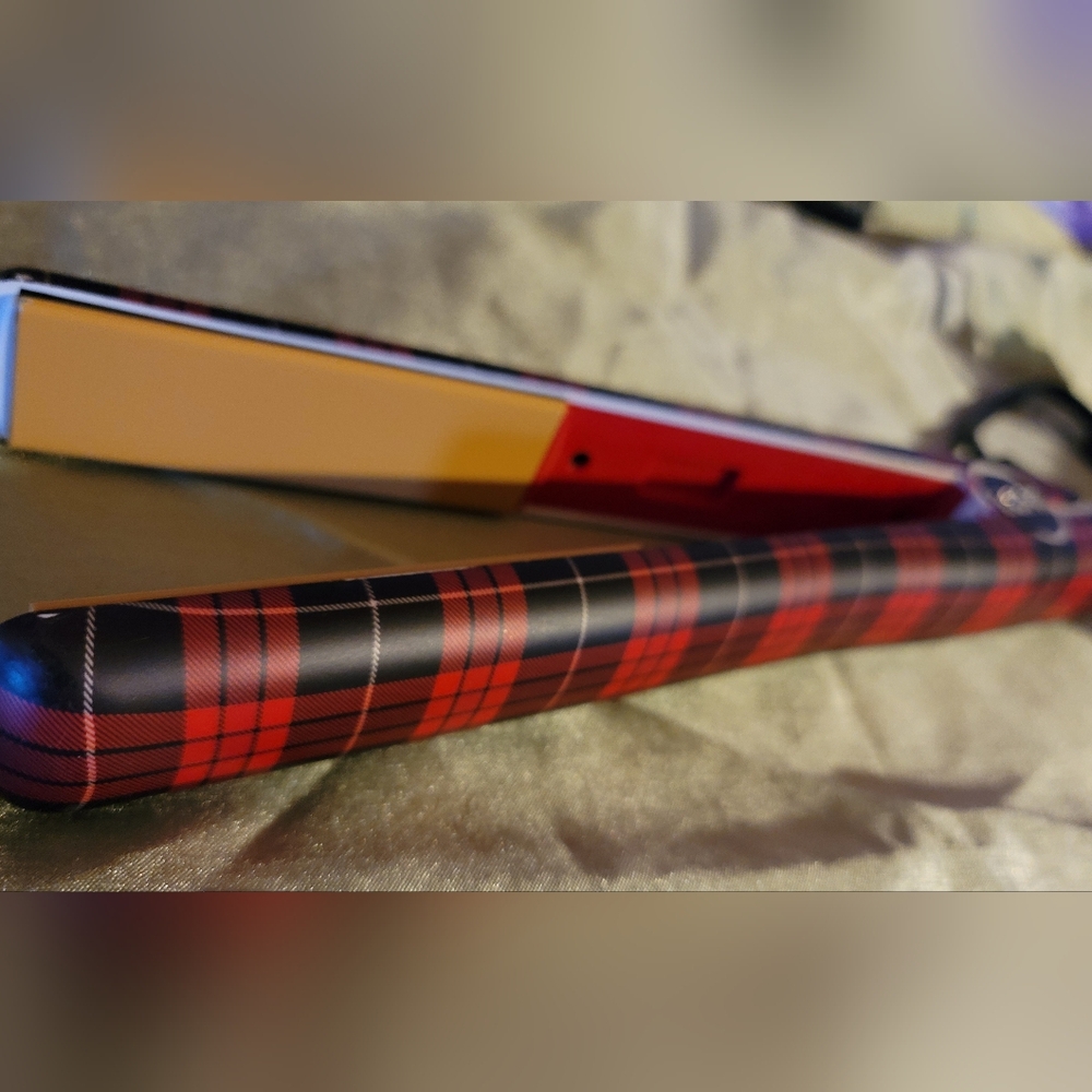Limited Edition i.Chi Preppy Red Plaid With Original Case - Picture 2 of 16